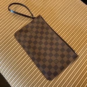 Louis Vuitton Neverfull Pouchette/Clutch